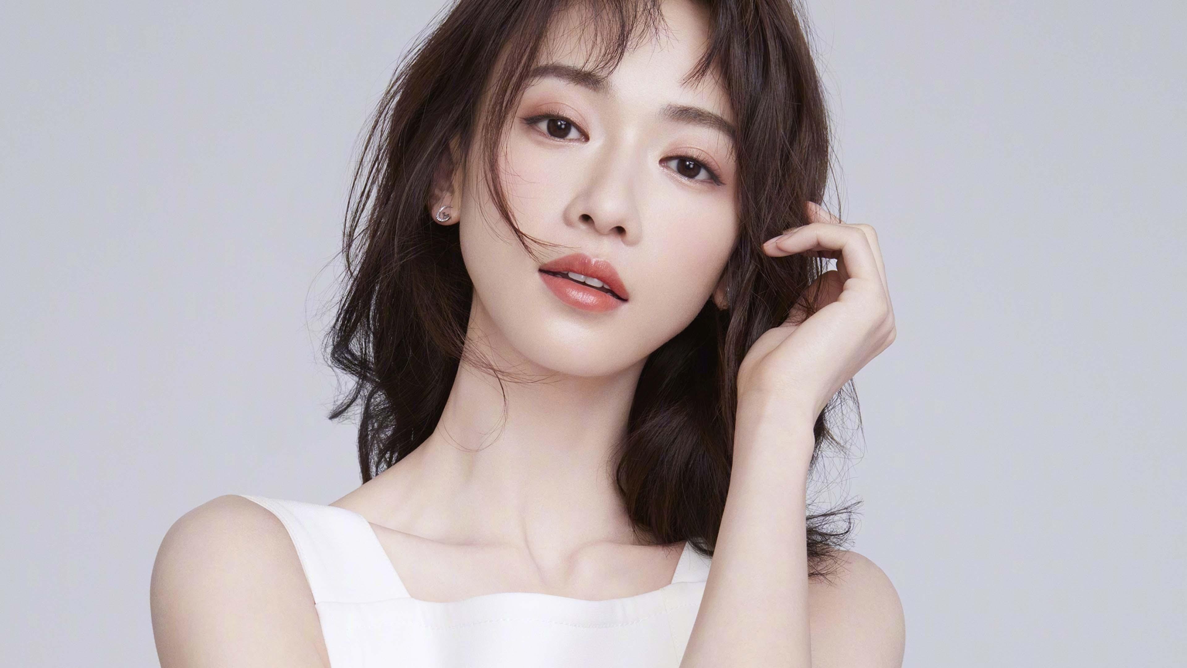 伊朗球员滑倒后完成倒钩破门,网友:“不可复制”